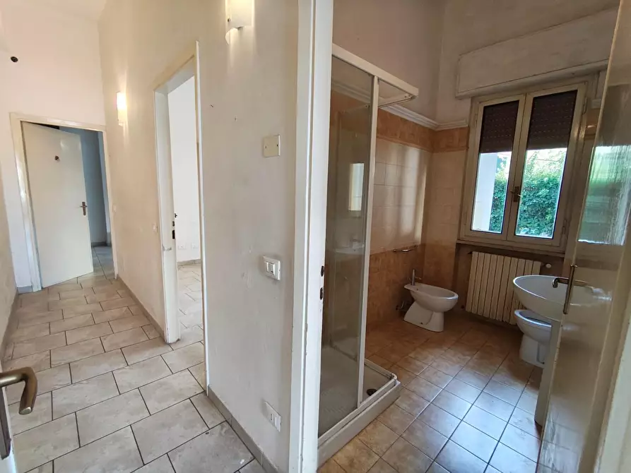 Immagine 25 di Appartamento in vendita  a Lucca