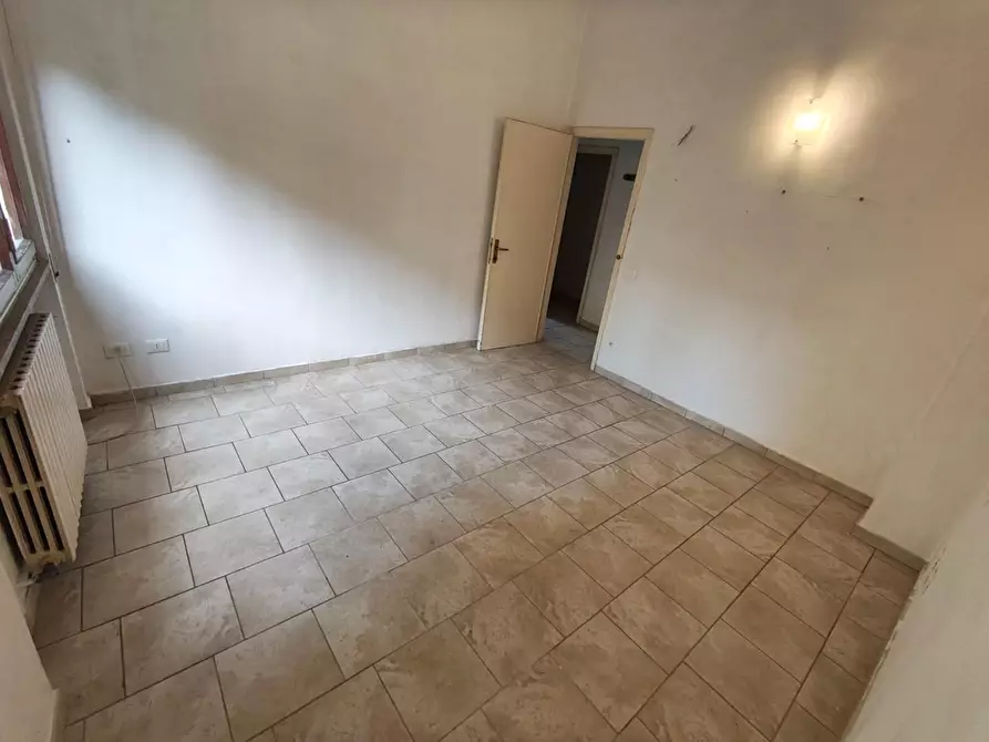 Immagine 6 di Appartamento in vendita  a Lucca