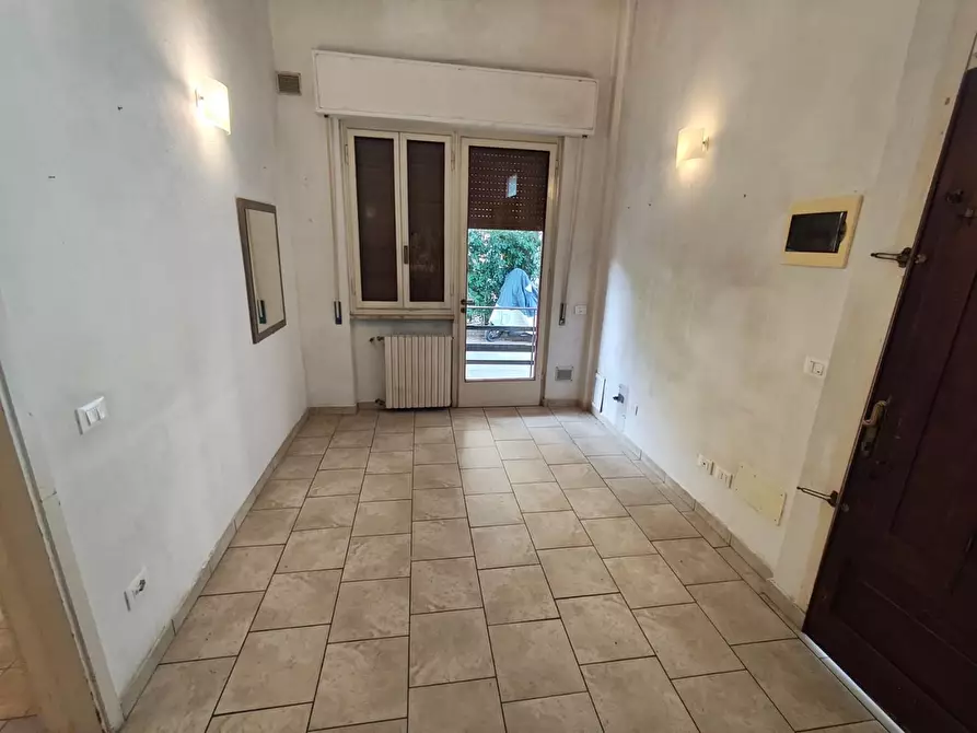 Immagine 31 di Appartamento in vendita  a Lucca