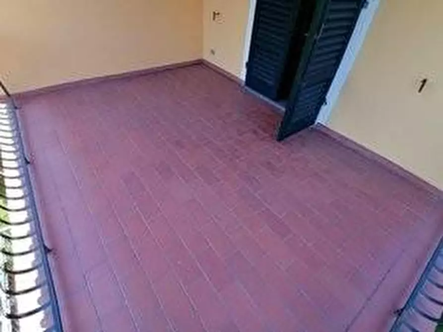 Immagine 12 di Villa in vendita  a Lucca