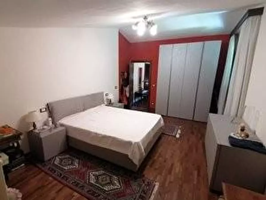 Immagine 15 di Villa in vendita  a Lucca