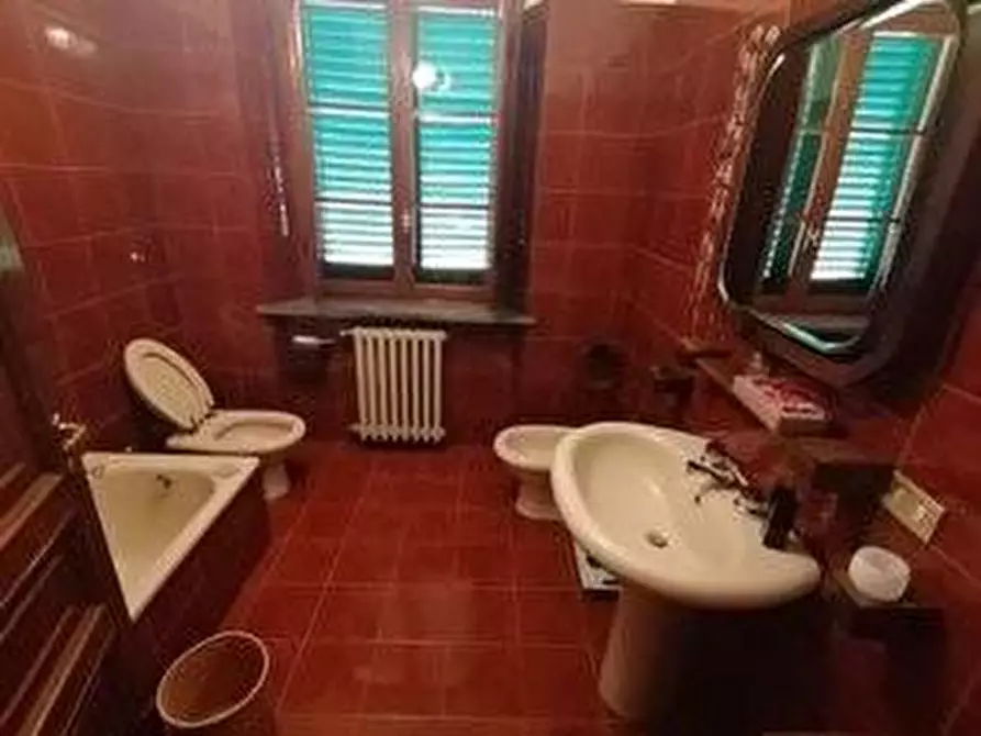 Immagine 14 di Villa in vendita  a Lucca