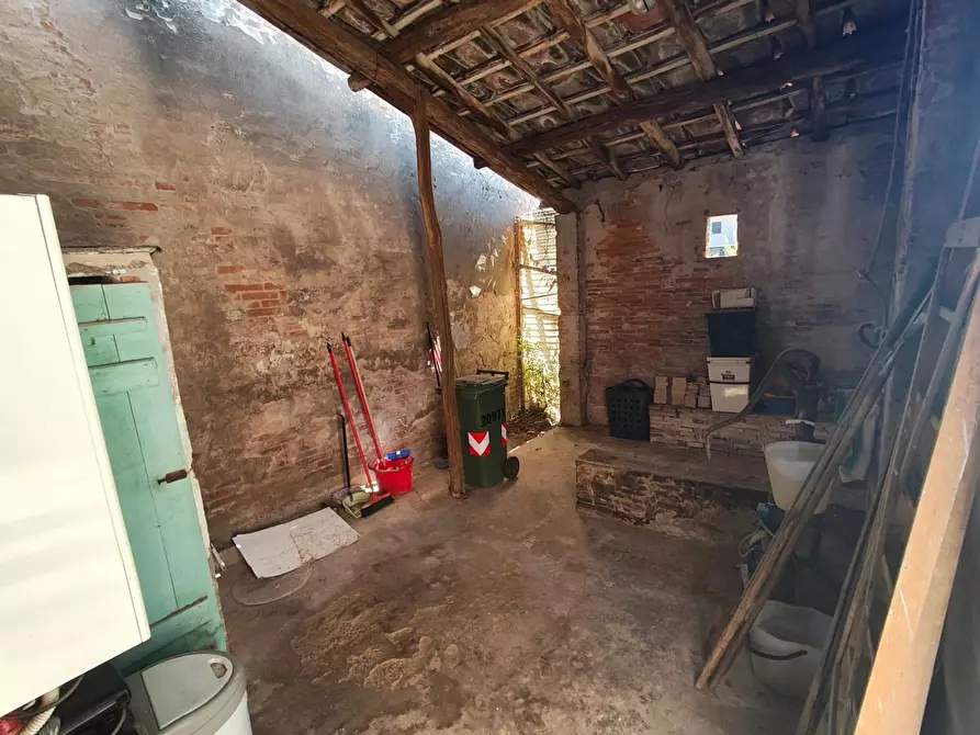 Immagine 29 di Appartamento in vendita  a Lucca