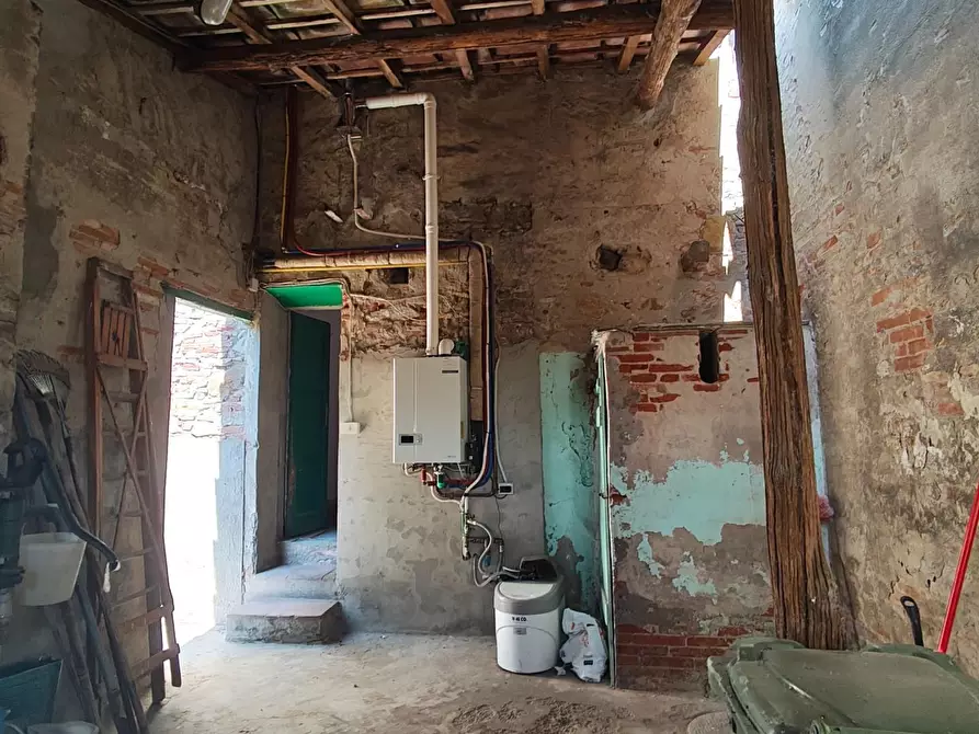 Immagine 27 di Appartamento in vendita  a Lucca