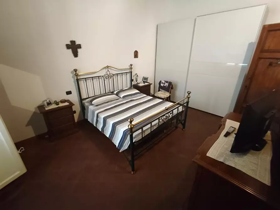 Immagine 9 di Appartamento in vendita  a Lucca