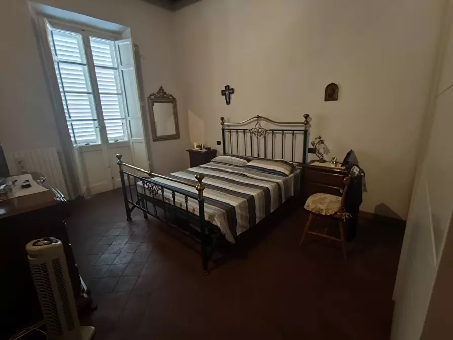 Immagine 15 di Appartamento in vendita  a Lucca