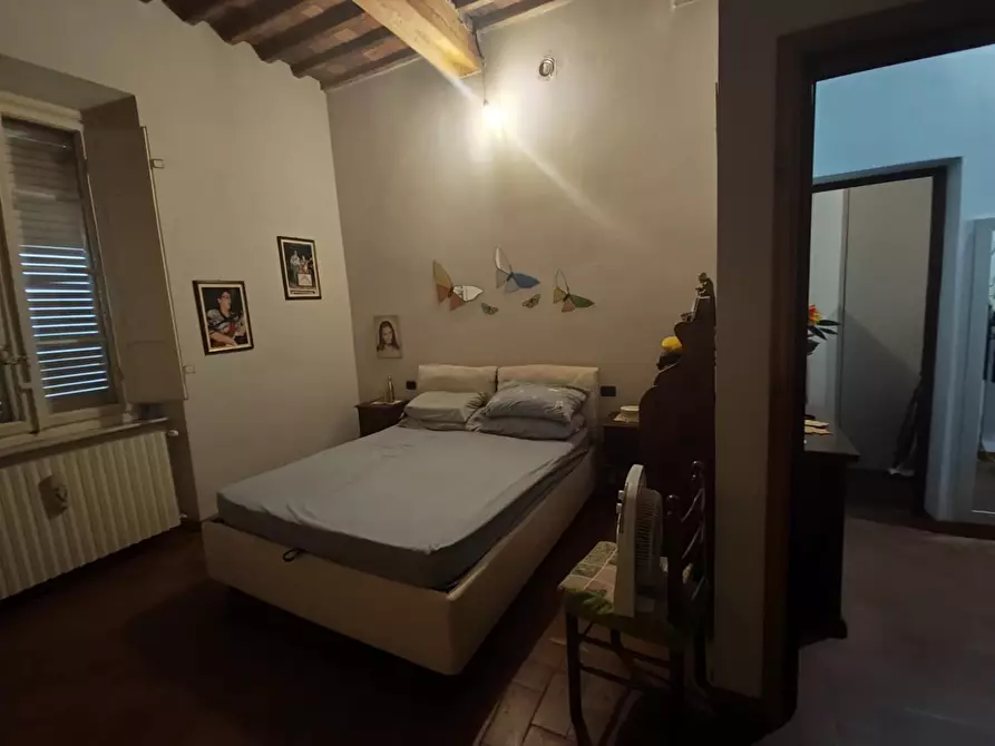 Immagine 16 di Appartamento in vendita  a Lucca