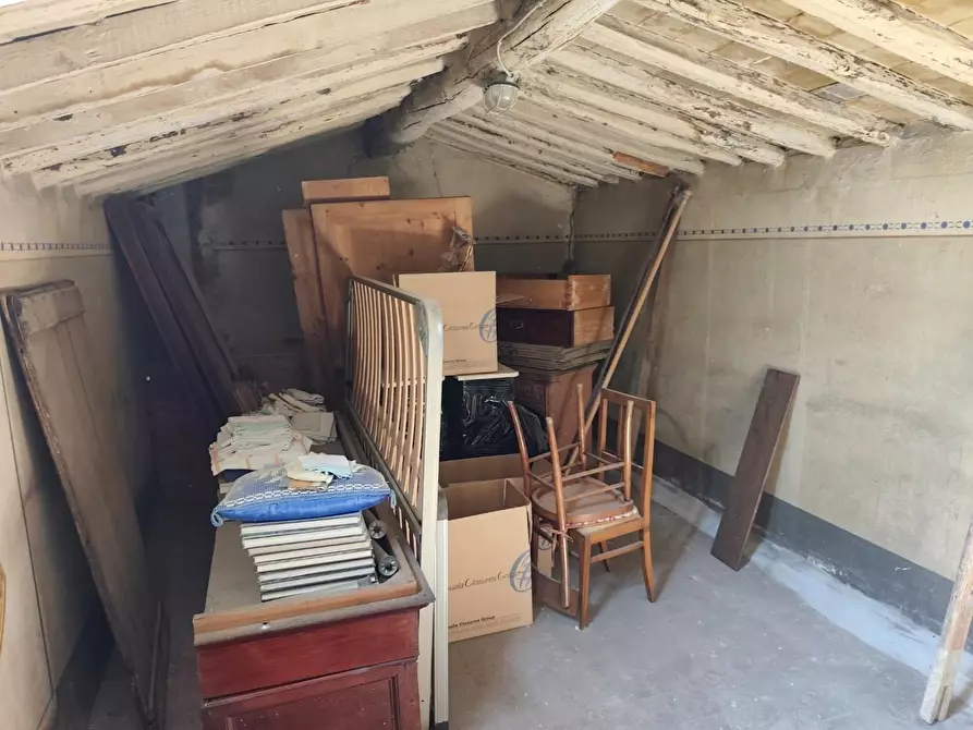 Immagine 5 di Appartamento in vendita  a Lucca