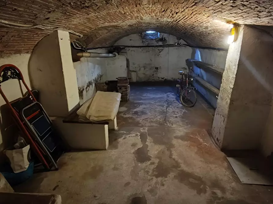 Immagine 32 di Appartamento in vendita  a Lucca