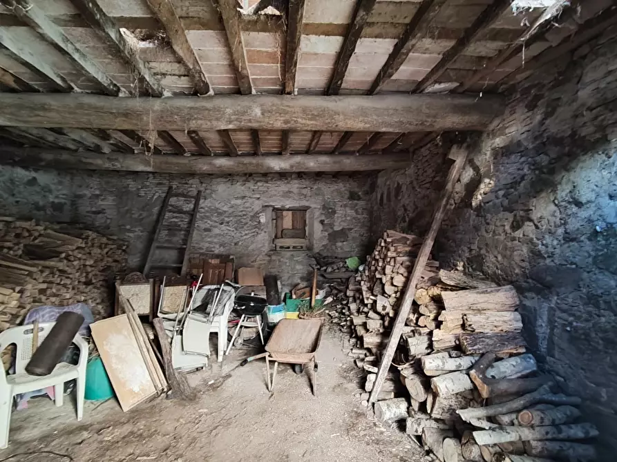 Immagine 6 di Deposito in vendita  a Lucca