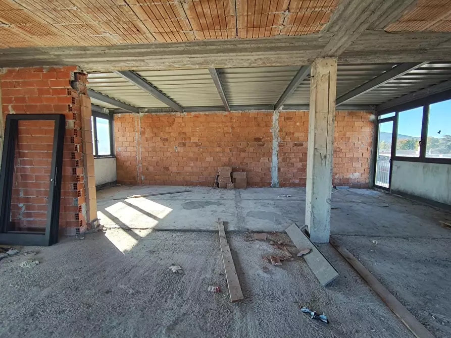 Immagine 7 di Ufficio in vendita  a Capannori