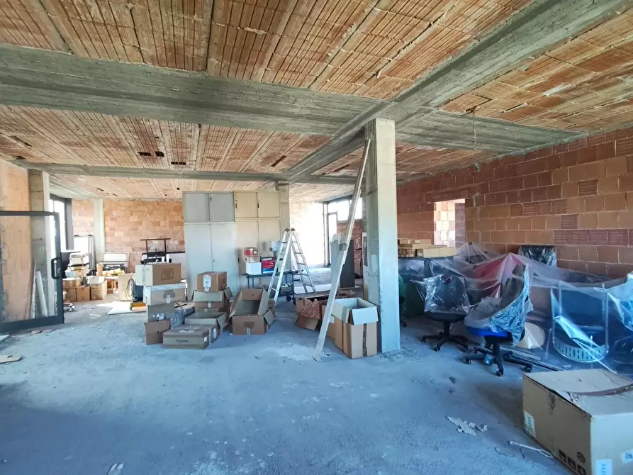 Immagine 2 di Ufficio in vendita  a Capannori