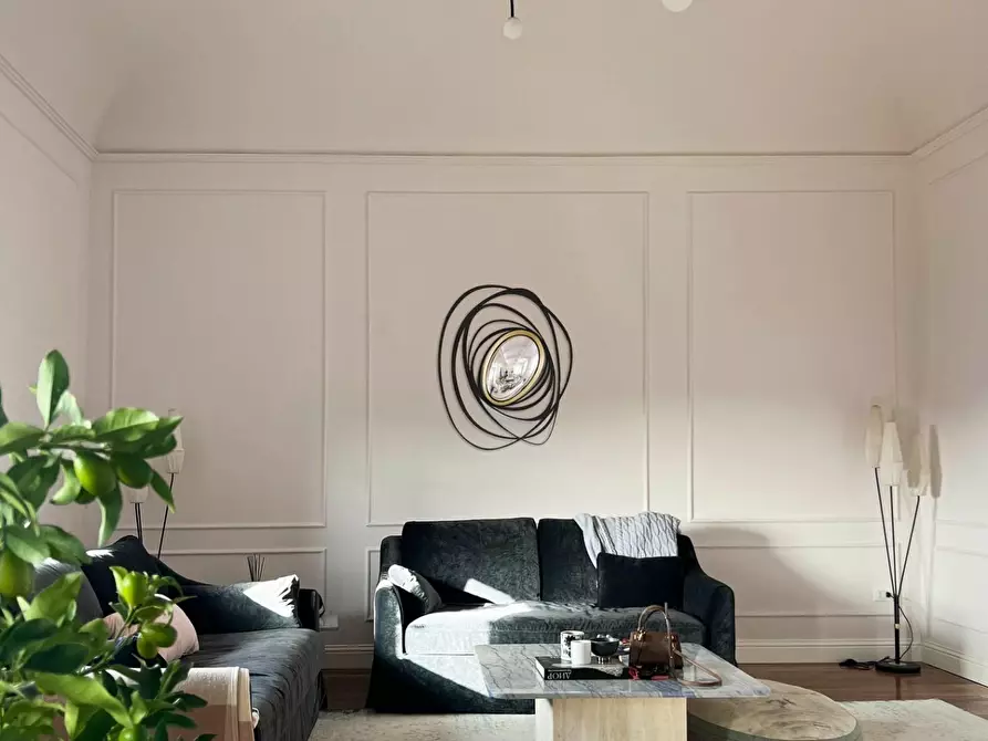 Immagine 1 di Appartamento in vendita  a Lucca