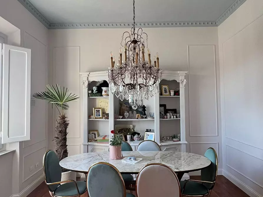 Immagine 7 di Appartamento in vendita  a Lucca