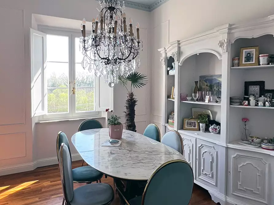 Immagine 5 di Appartamento in vendita  a Lucca