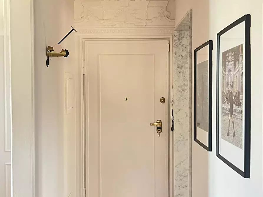 Immagine 8 di Appartamento in vendita  a Lucca