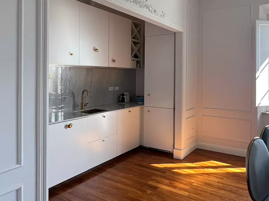 Immagine 3 di Appartamento in vendita  a Lucca