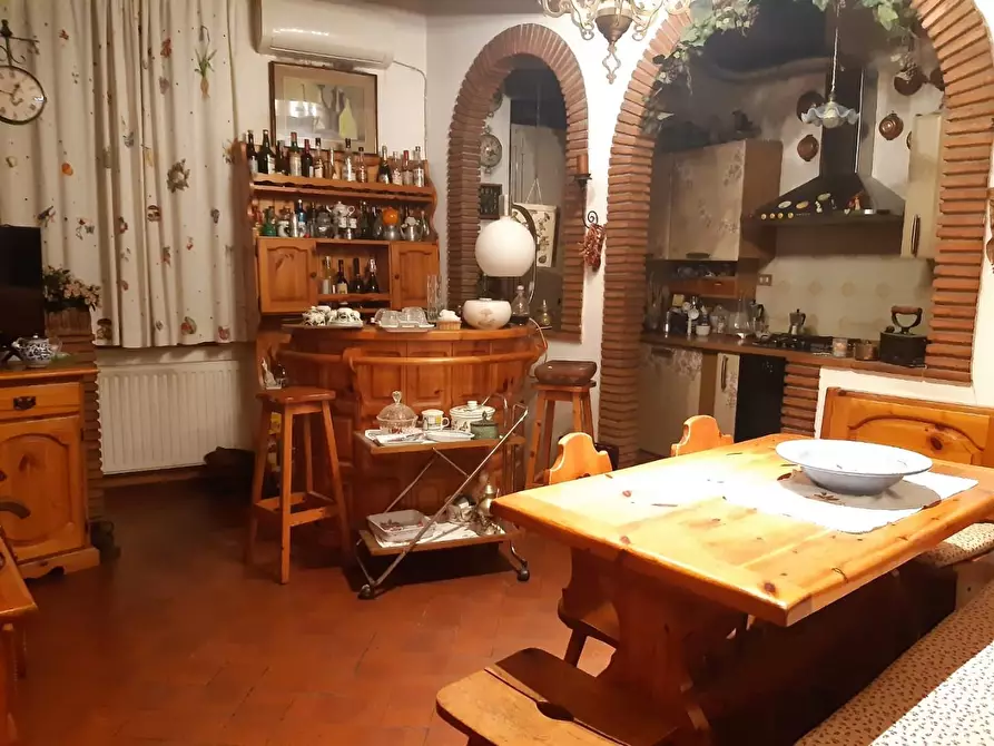 Immagine 30 di Appartamento in vendita  a Lucca