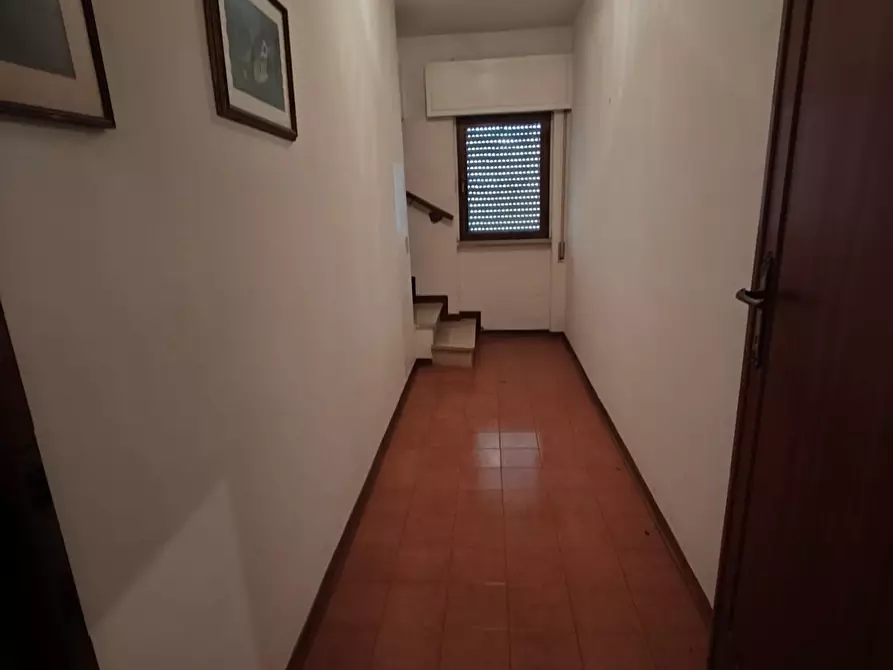 Immagine 12 di Villa in vendita  a Lucca