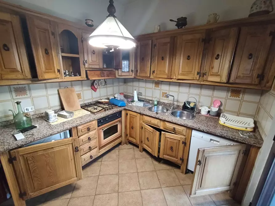 Immagine 42 di Villa in vendita  a Lucca