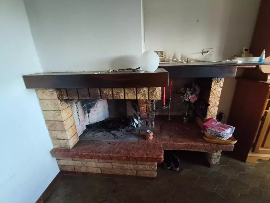 Immagine 46 di Villa in vendita  a Lucca