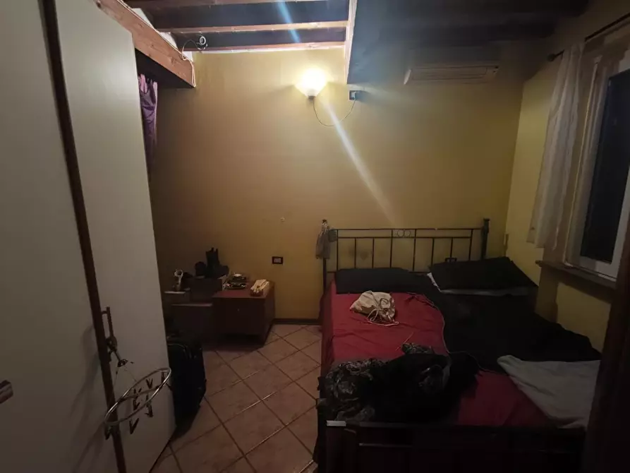 Immagine 11 di Appartamento in vendita  a Lucca