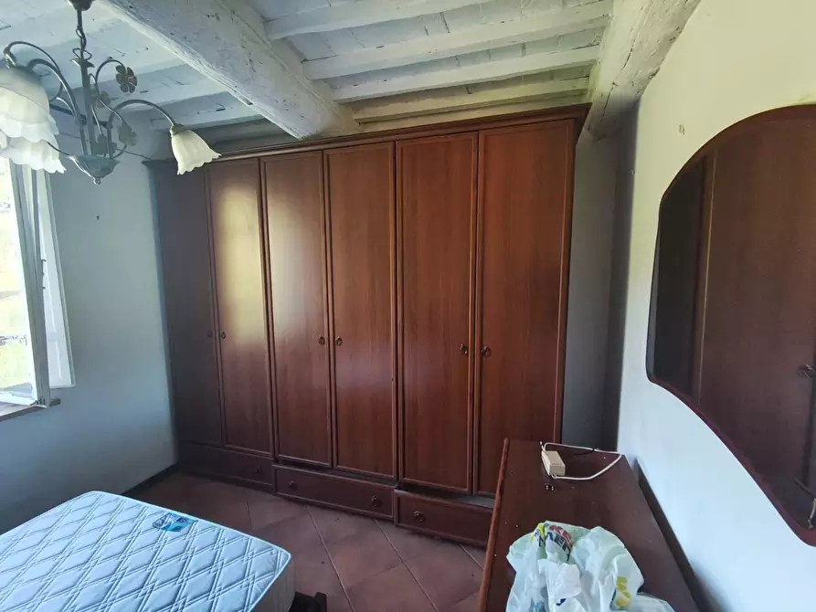 Immagine 15 di Appartamento in vendita  a Lucca