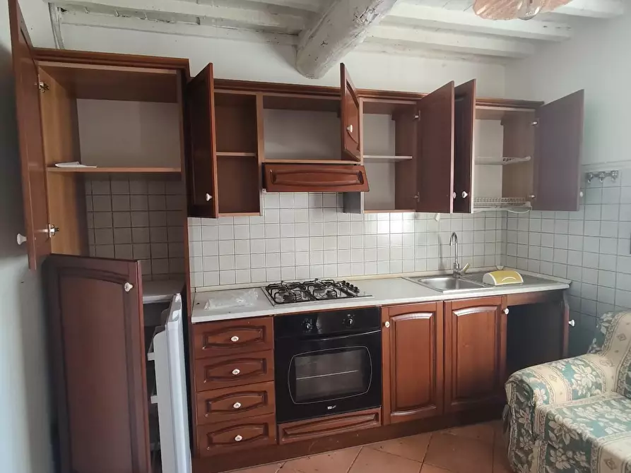 Immagine 19 di Appartamento in vendita  a Lucca