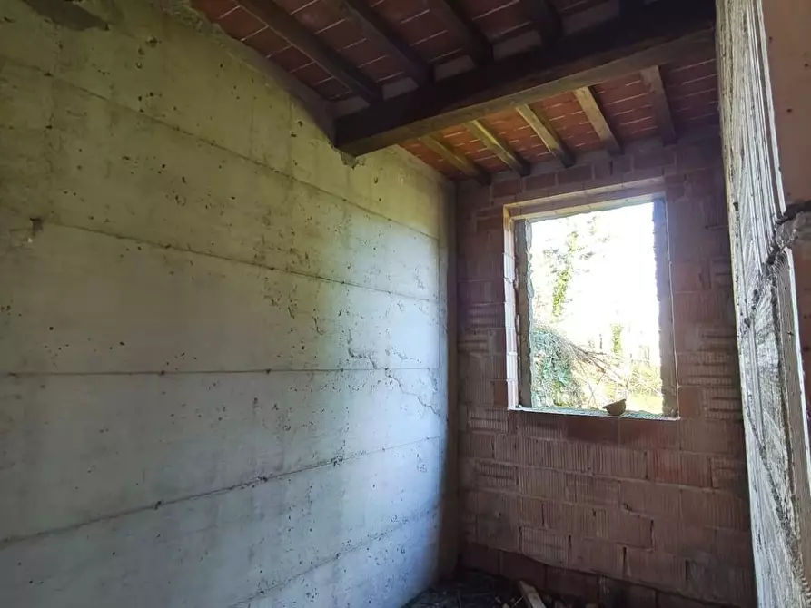 Immagine 21 di Rustico / casale in vendita  a Capannori