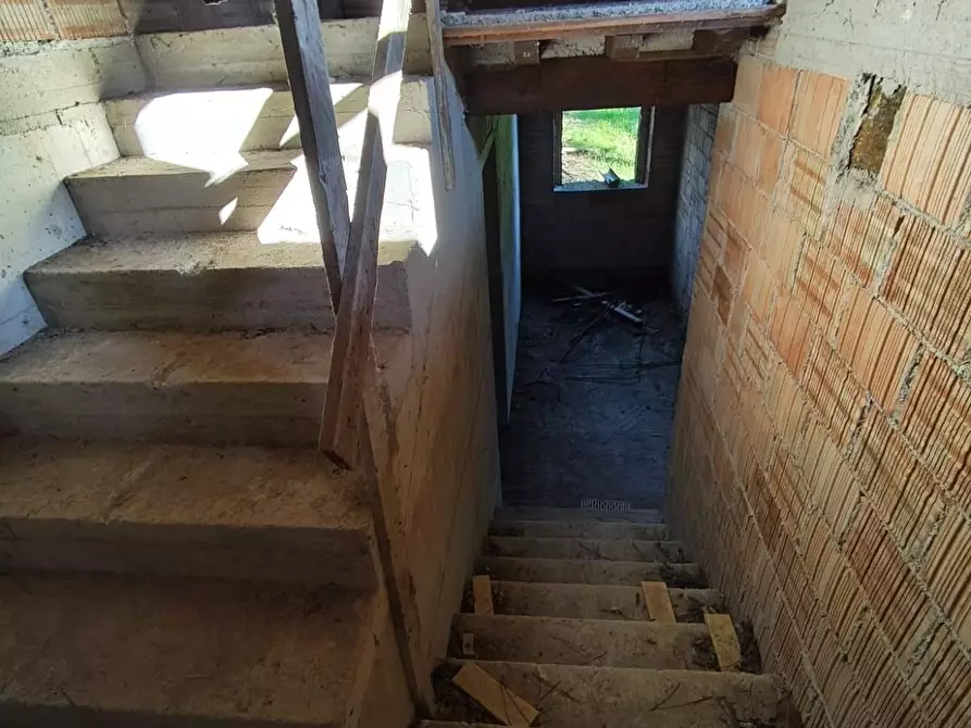 Immagine 26 di Rustico / casale in vendita  a Capannori