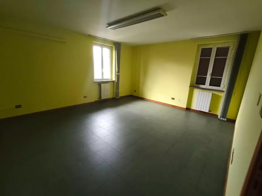 Immagine 7 di Ufficio in affitto  a Lucca