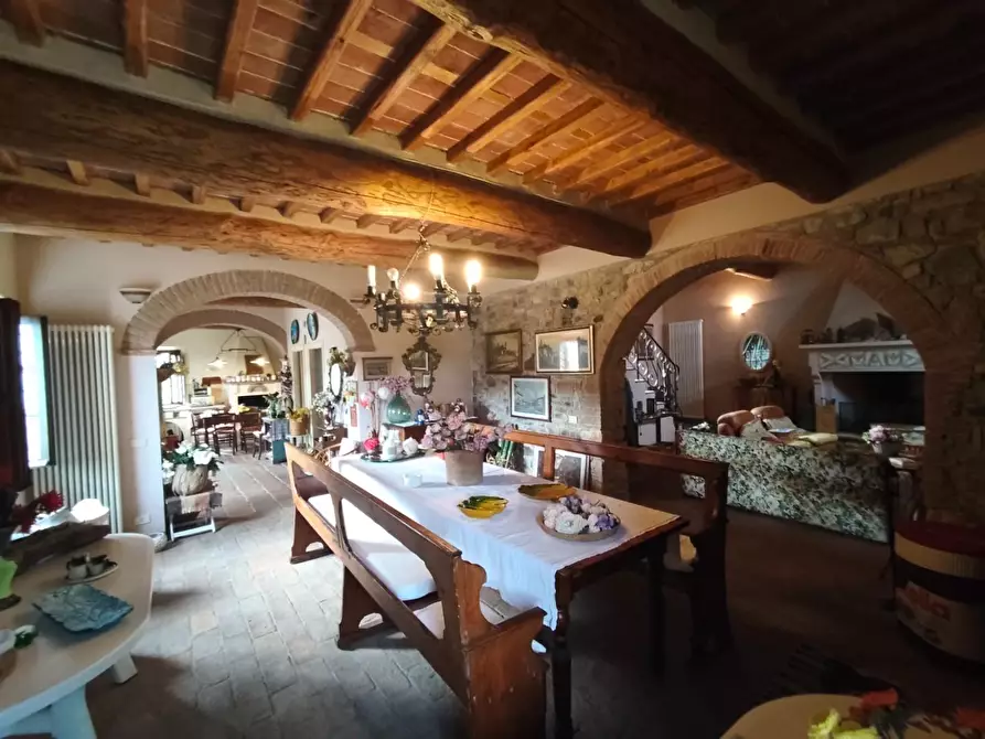 Immagine 26 di Casa colonica in vendita  a Capannori