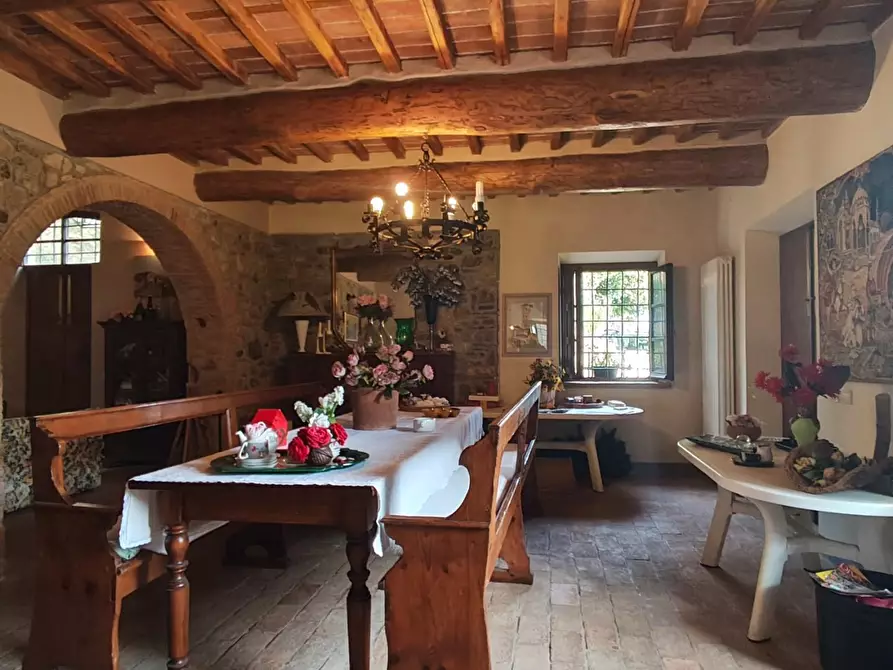 Immagine 36 di Casa colonica in vendita  a Capannori