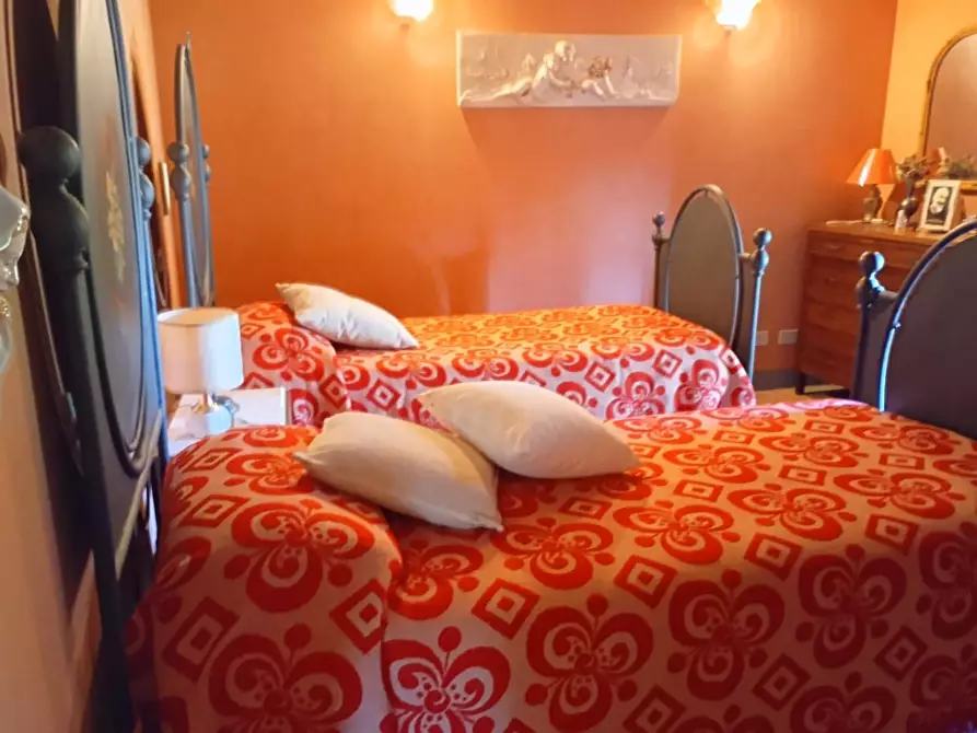 Immagine 88 di Casa colonica in vendita  a Capannori