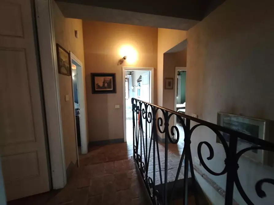 Immagine 51 di Casa colonica in vendita  a Capannori