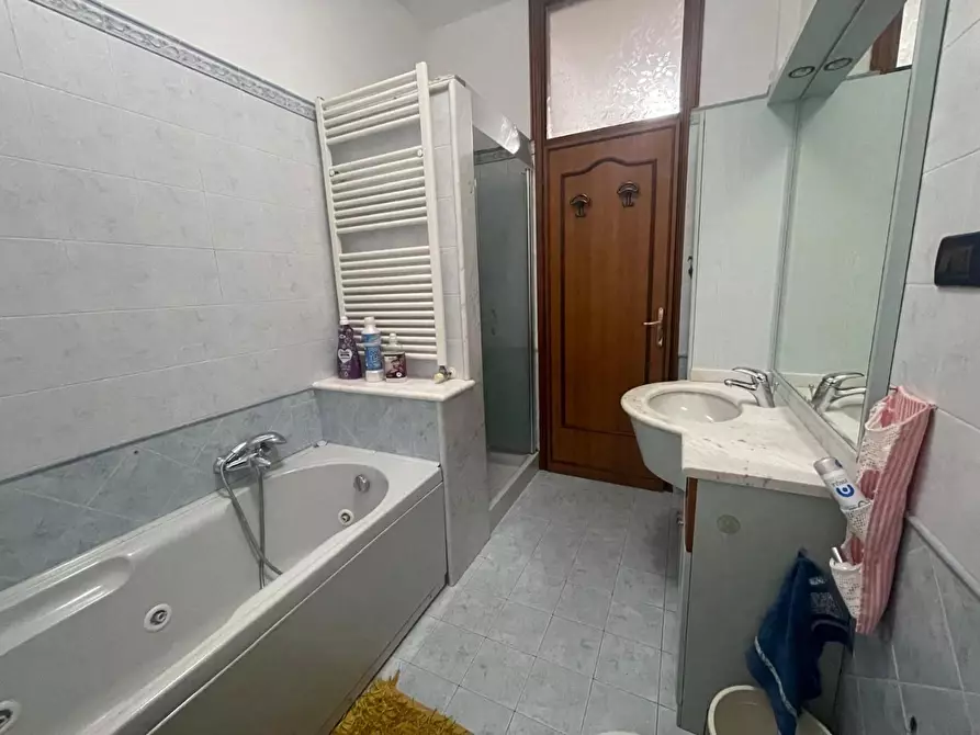 Immagine 6 di Appartamento in vendita  a Carrara