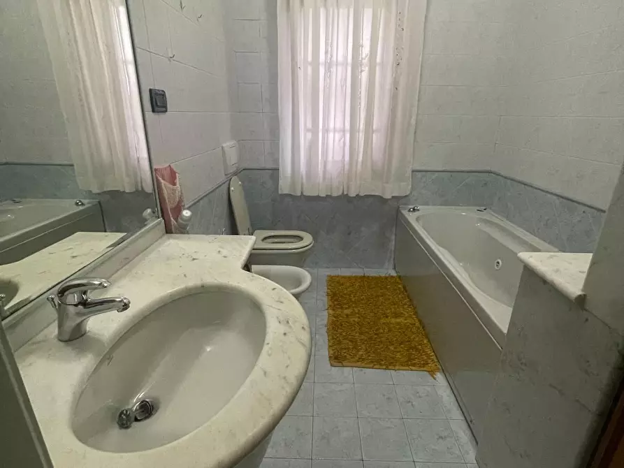 Immagine 9 di Appartamento in vendita  a Carrara