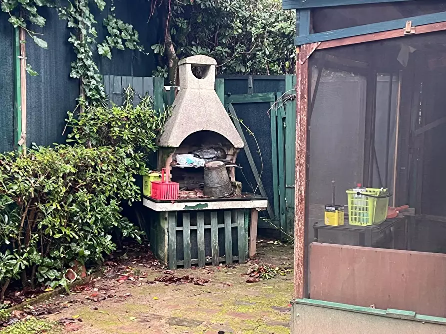 Immagine 54 di Villetta a schiera in vendita  a Massa