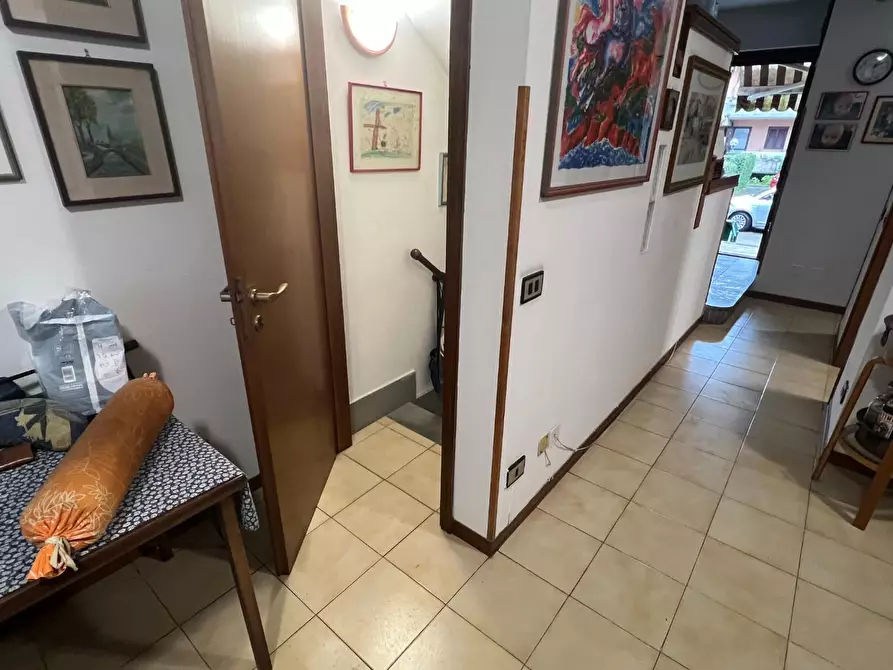 Immagine 15 di Villetta a schiera in vendita  a Massa