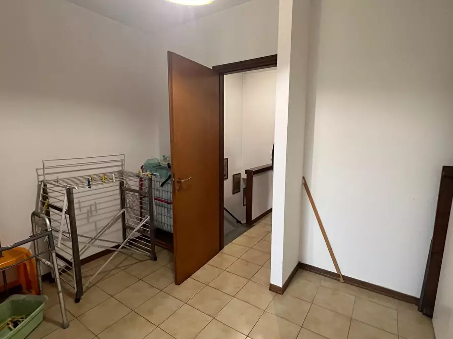 Immagine 40 di Villetta a schiera in vendita  a Massa