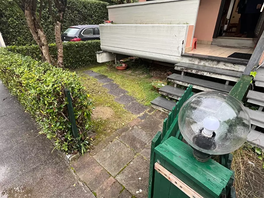 Immagine 3 di Villetta a schiera in vendita  a Massa