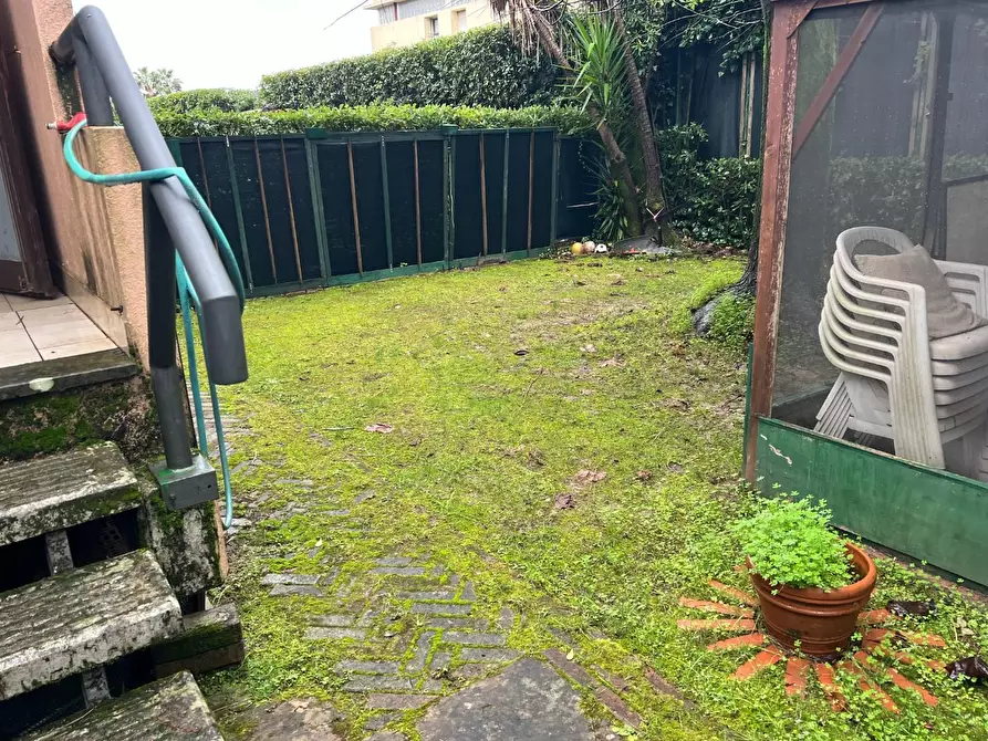 Immagine 49 di Villetta a schiera in vendita  a Massa