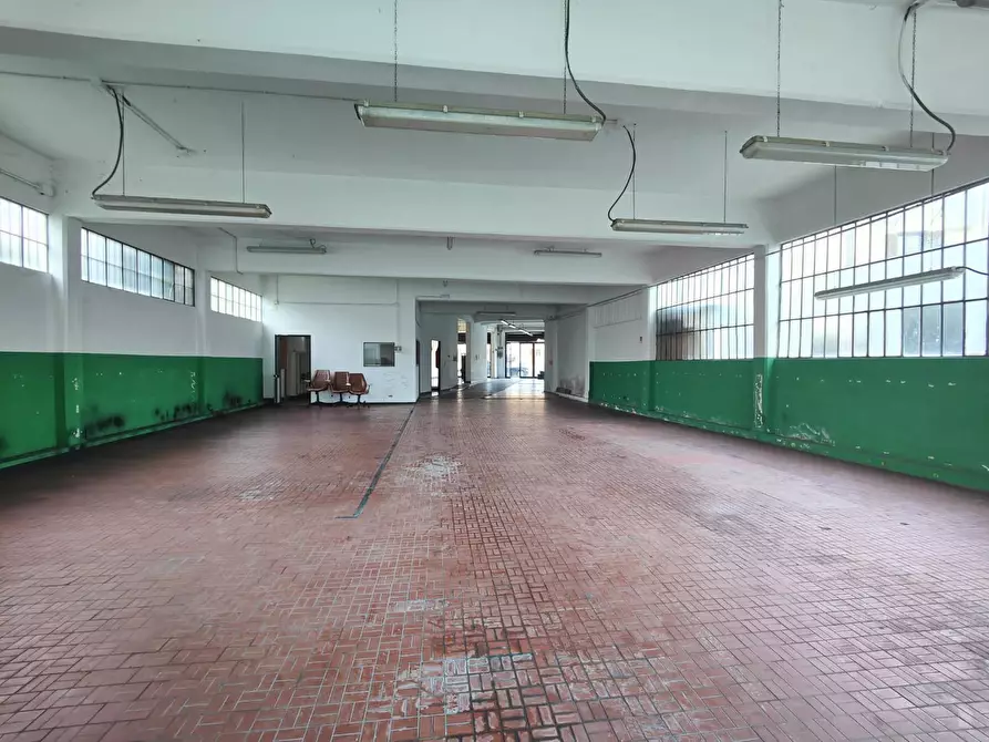 Immagine 6 di Locale commerciale in affitto  a Fucecchio