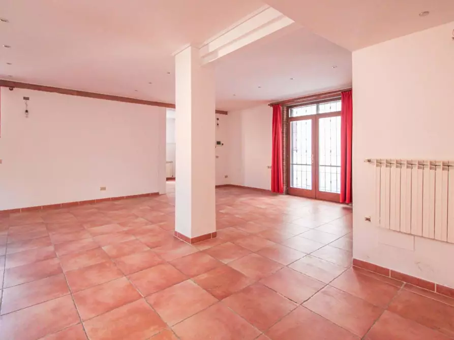 Immagine 8 di Appartamento in vendita  a Pisa