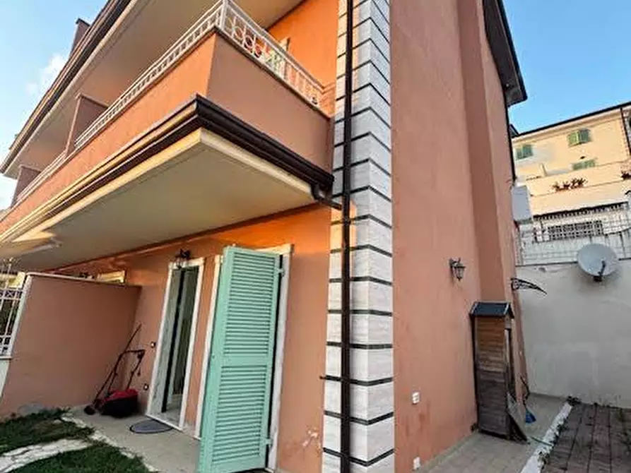 Immagine 22 di Casa semindipendente in vendita  a Carrara