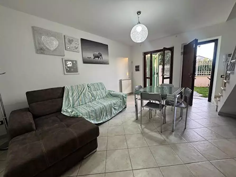 Immagine 5 di Casa semindipendente in vendita  a Carrara