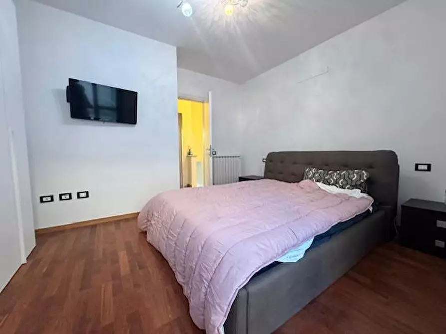 Immagine 15 di Casa semindipendente in vendita  a Carrara