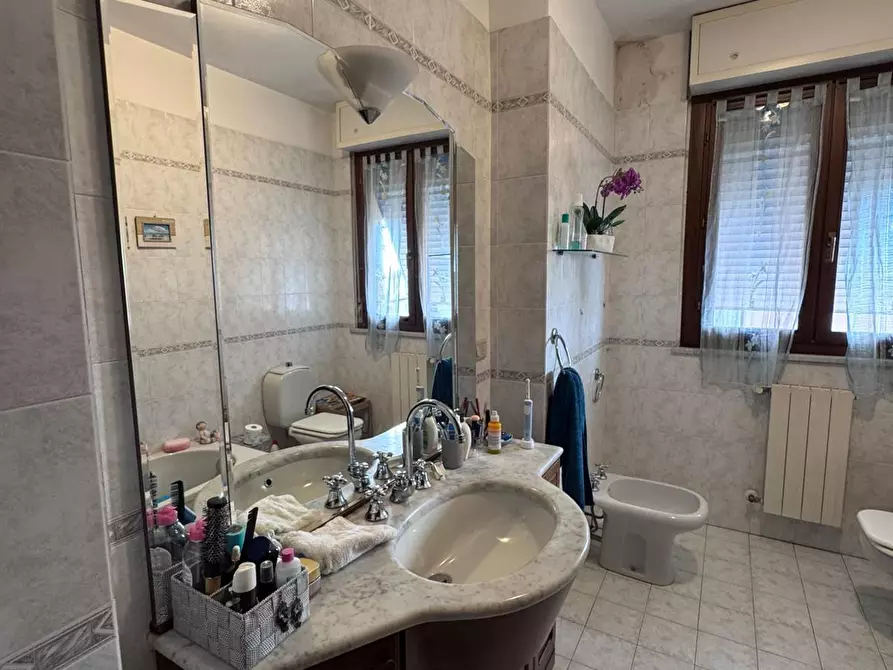 Immagine 24 di Appartamento in vendita  a Massa