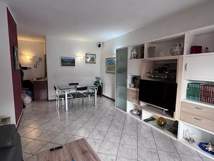 Immagine 1 di Appartamento in vendita  a Massa