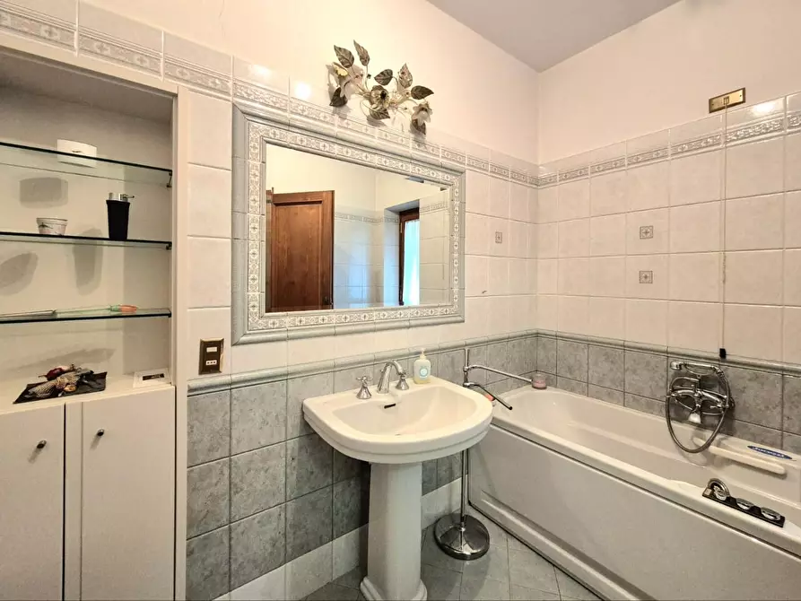 Immagine 11 di Terratetto in vendita  a Lucca